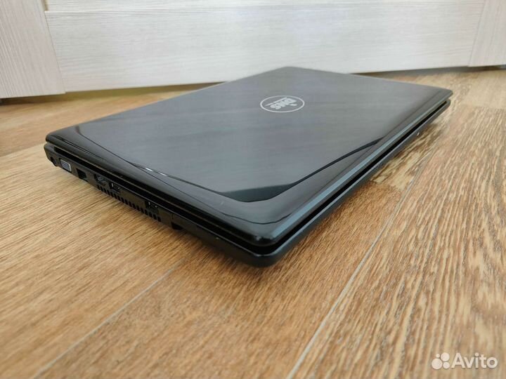 Рабочий 2х ядерный ноутбук с дефектом