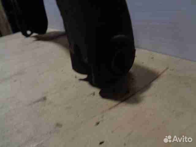 Рычаг передний правый нижний Mitsubishi Montero Sp