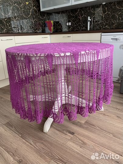 Вязаная скатерть ручной работы