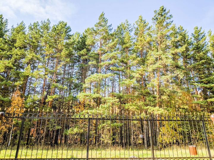 Коттедж 730 м² на участке 10 сот.