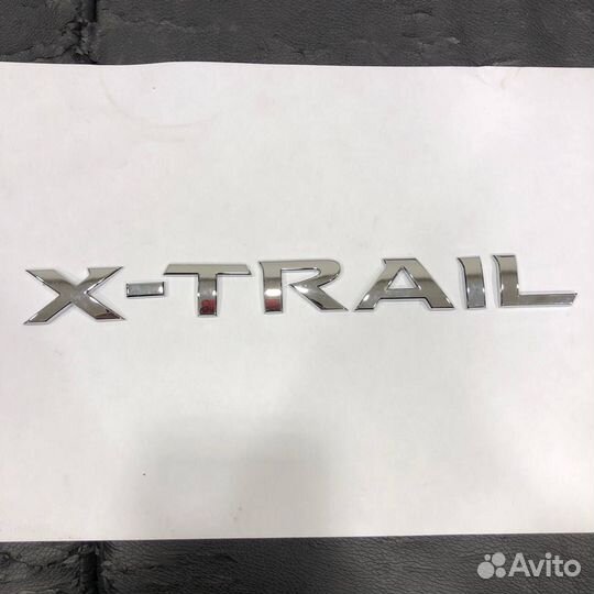 Эмблема двери багажника Nissan X-Trail T32 2014