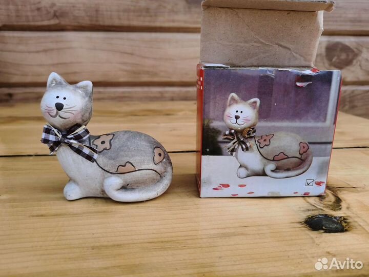 Статуэтки, сувениры, камушки