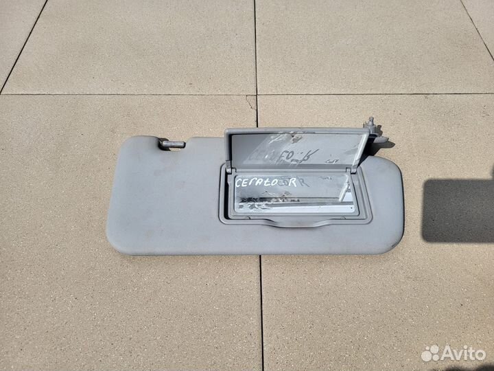 Козырек солнцезащитный правый Kia Cerato 1