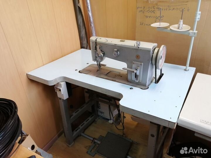 Шагающая швейная машинка