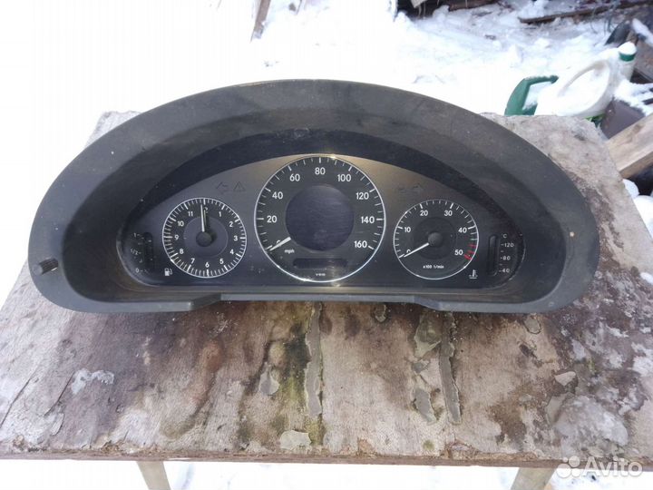 Панель приборов Mercedes w211