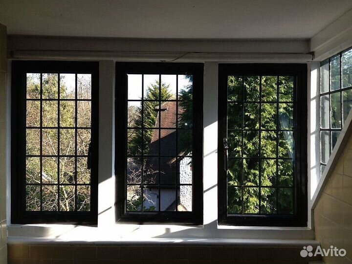 Окна коричневые