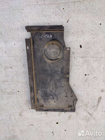 Накладка диффузора радиатора mercedes w124