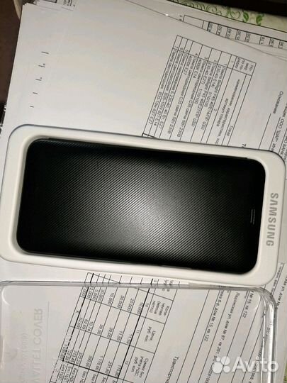 Продаю чехол-книжка на samsung Galaxy j6, оригинал