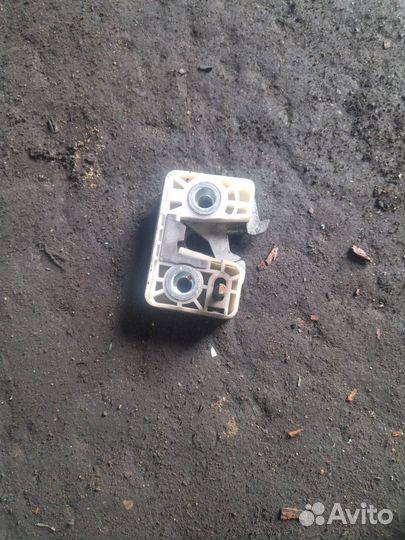 Замок двери передней правой DAF XF 105 2010