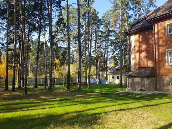 Дом 350 м² на участке 20 сот.