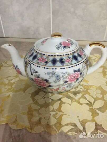 Чайники фарфоровые