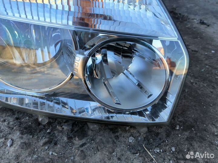 Renault Duster фара правая