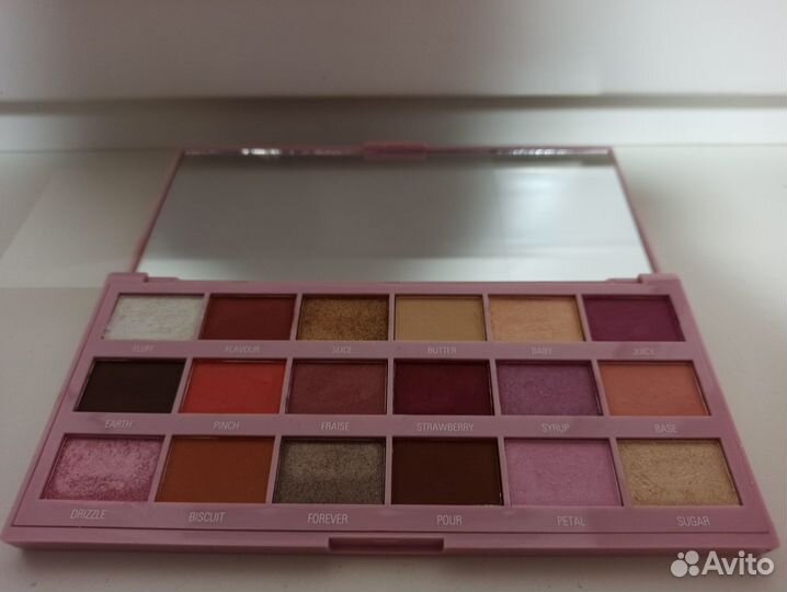 Тени I Heart Revolution пакетом