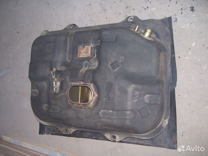 Хендай матрикс бак топливный