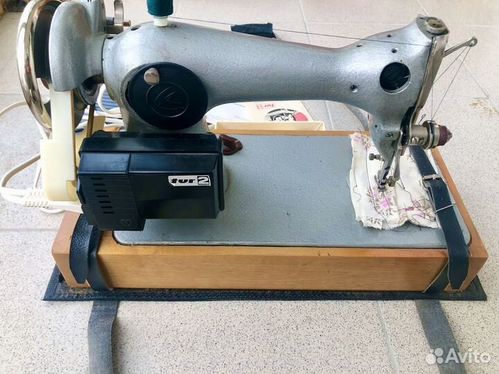 Швейная машинка Подольск с электроприводом