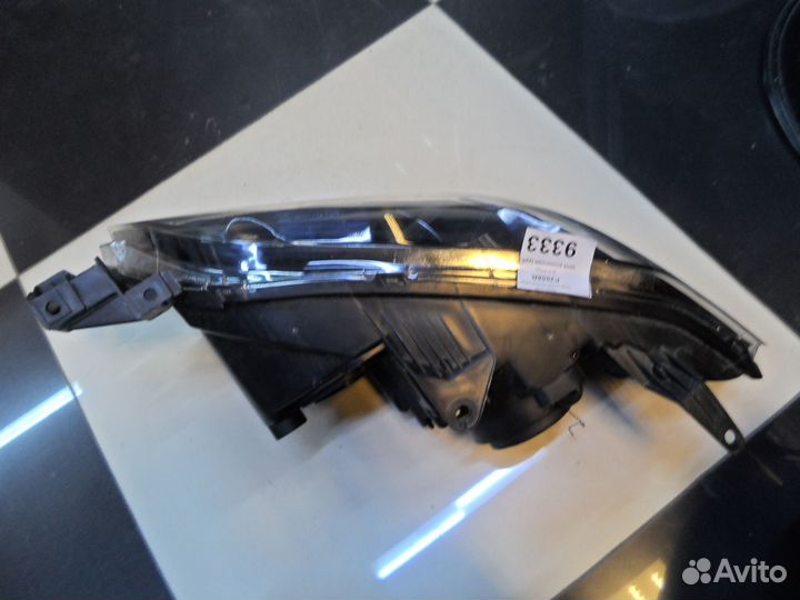 Фара правая Mazda3 новая