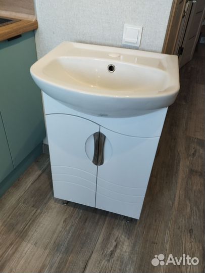 Раковина с тумбой