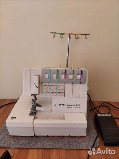 Coverlok Pfaff 4852