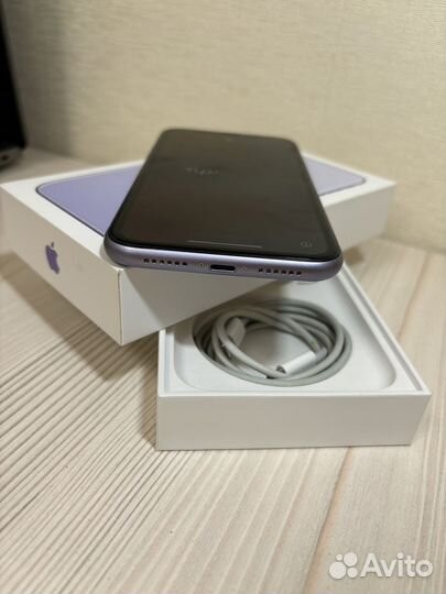 iPhone 11, 64 ГБ