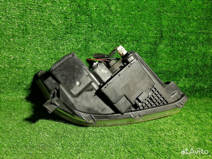 Фара левая 05-41 Toyota Avensis AZT250AZT255AZT250