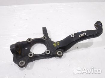 Кулак передний правый