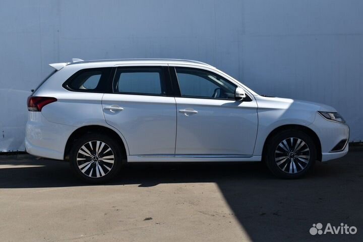 Mitsubishi Outlander 2.4 CVT, 2022