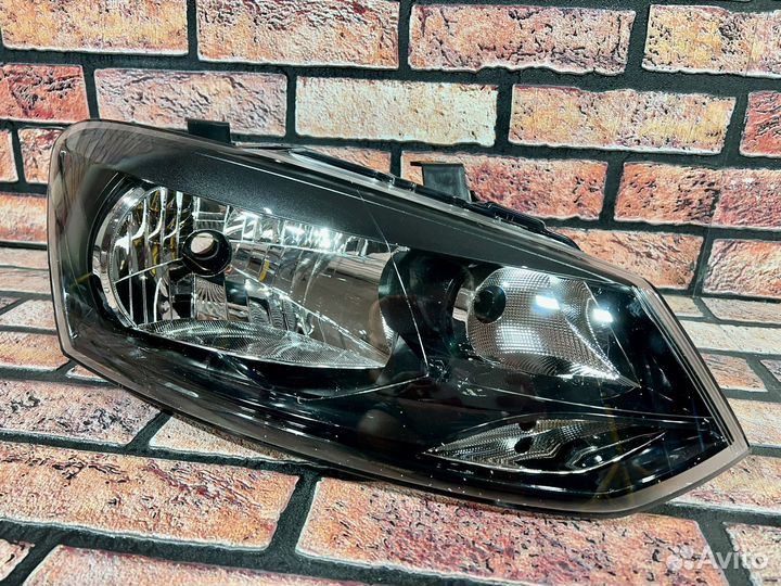 Фара правая H4 Volkswagen Polo 5 2010- 1 лампа