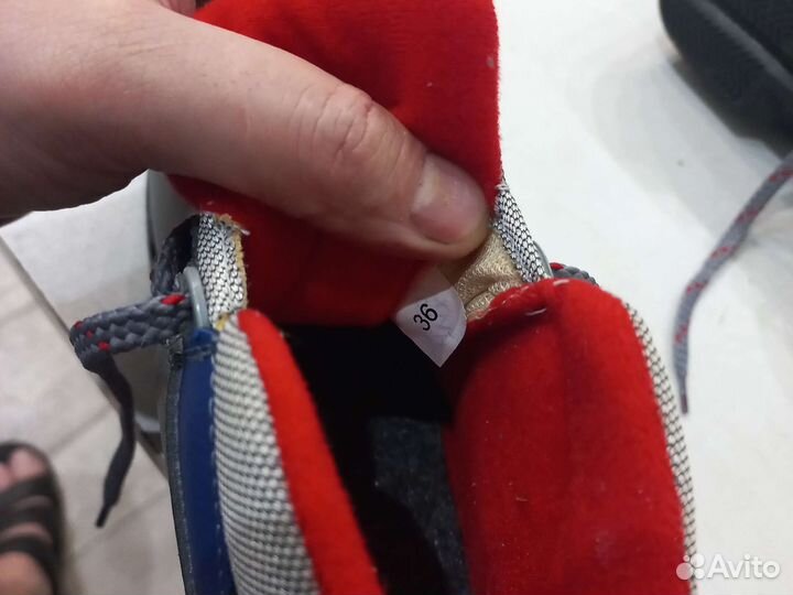 Лыжные ботинки,лыжи и палки