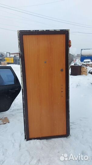 Двери бу Метал мдф 96 и 86 с замком