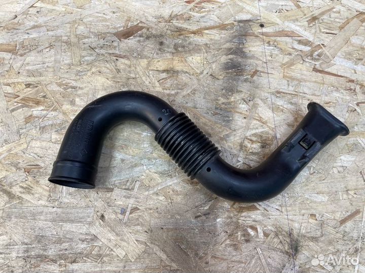 Патрубок воздушного фильтра Renault Logan