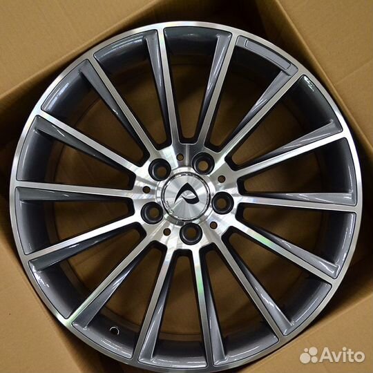 Диск литой Replica SL550 R18 5*112