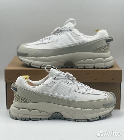 Кроссовки Nike Vomero 5 Roam