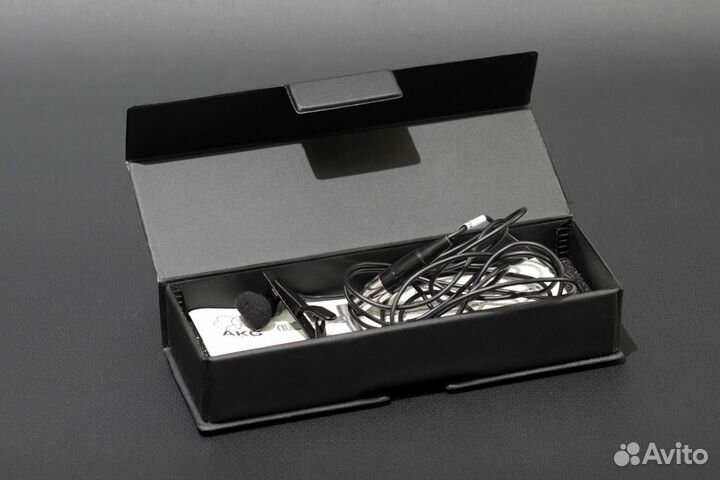 Конденсаторный петличный микрофон AKG CK 55 L