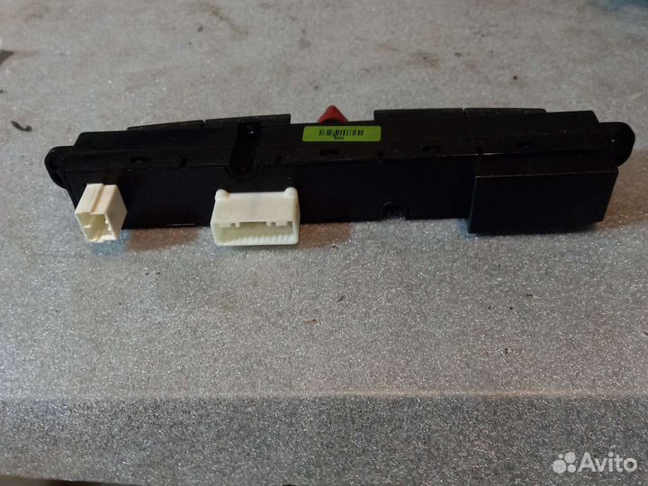 Блок кнопок аварийного сигнала Kia Ceed 1