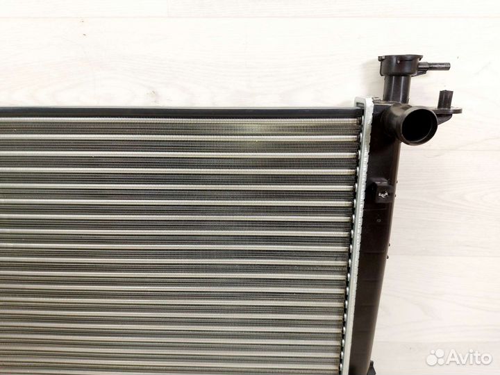 Радиатор охлаждения Hyundai ix35