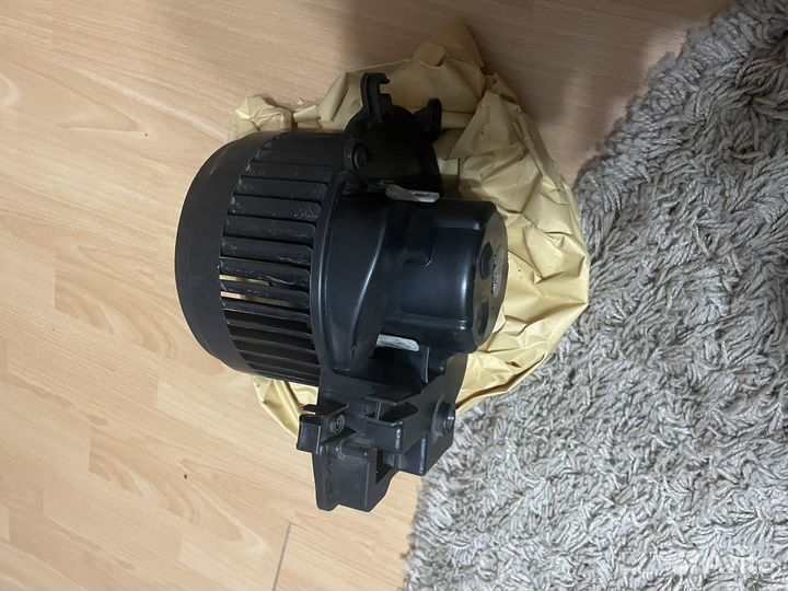 Вентилятор печки Mercedec c-класса