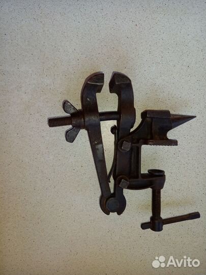 Тиски СССР иус 12-1989