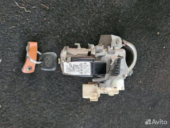 Замок зажигания Toyota Corolla E150 2008