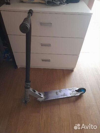 Трюковой самокат тетан