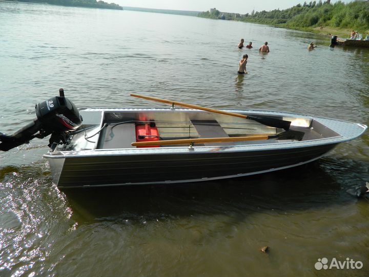 Моторная лодка Wyatboat 390У новая в наличии