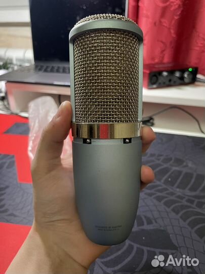 Микрофон AKG P420