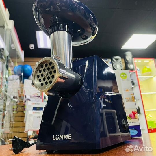 Мясорубка Lumme LU-2109 1800Вт