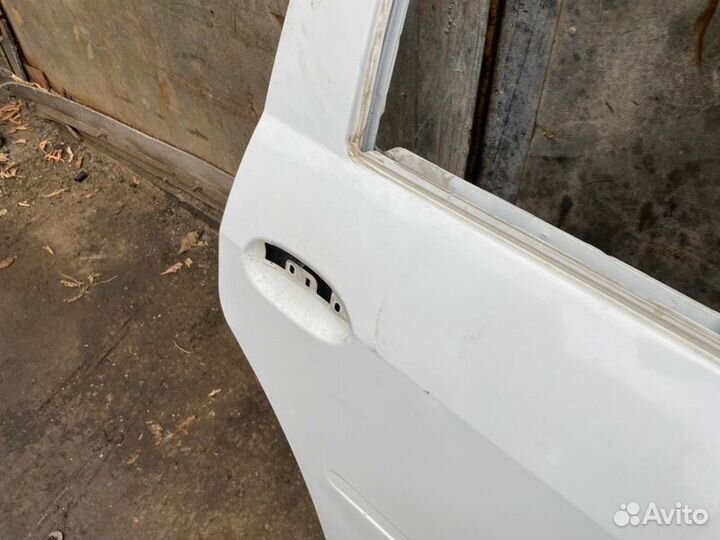 Дверь боковая задняя правая Renault Logan 1