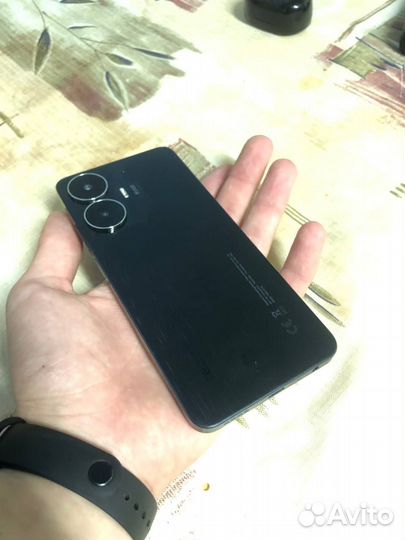 Мобильные телефоны бу realme