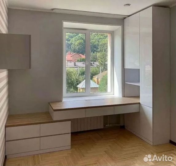 Рабочая зона у окна на заказ