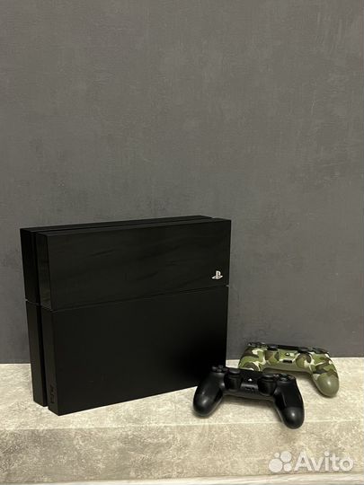Sony playstation 4 FAT на SSD + 2 джостика