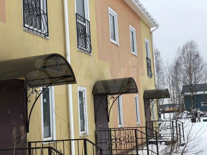 Таунхаус 240 м² на участке 12 сот.