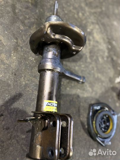 Амортизаторы передние на калину