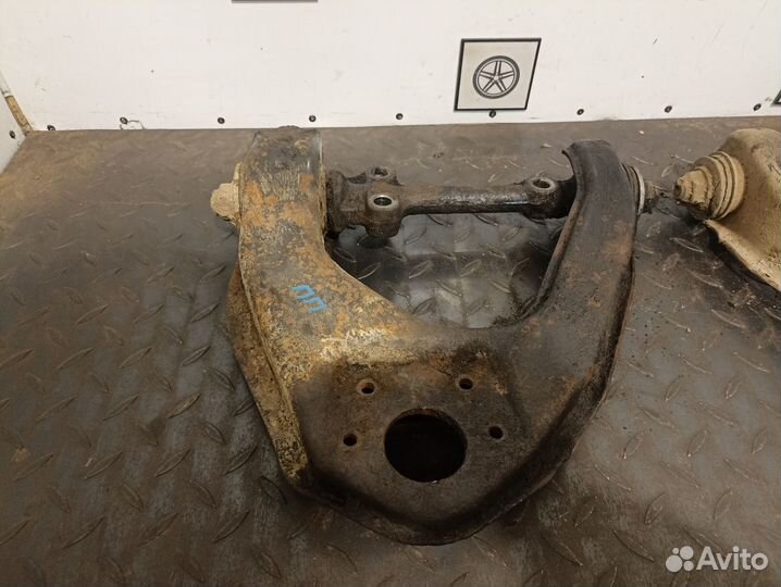 Рычаг передний верхний Toyota Hilux Surf