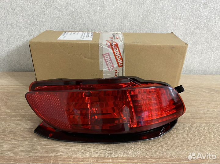 Новый фонарь задний левый Bodyparts. lxrx303730L